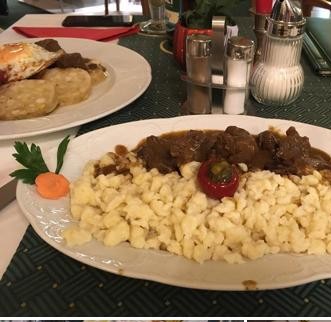 Kalbspaprikasch mit Nockerln